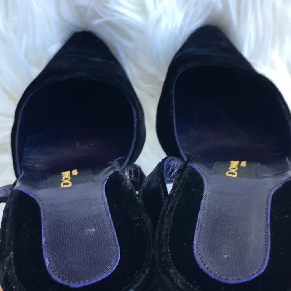 Donna Karan New York Black Velvet Pointy Toe Ankle Strap Heels - Picture 14 of 16